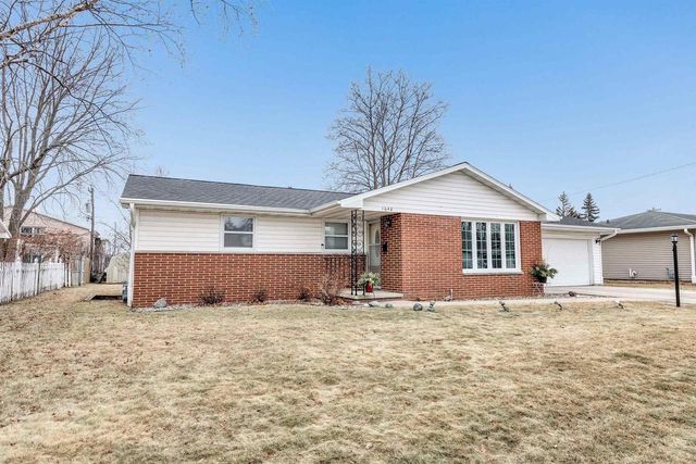 1648 DEBRA LANE, Green Bay, WI 54302