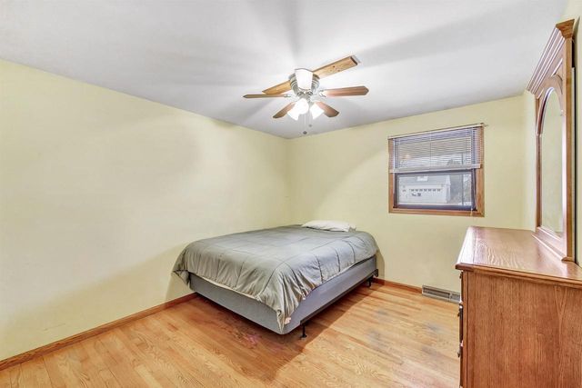 1648 DEBRA LANE, Green Bay, WI 54302