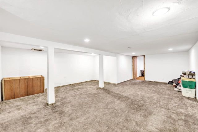 1648 DEBRA LANE, Green Bay, WI 54302