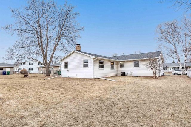 1648 DEBRA LANE, Green Bay, WI 54302