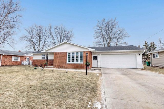 1648 DEBRA LANE, Green Bay, WI 54302