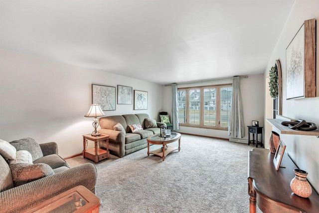 1648 DEBRA LANE, Green Bay, WI 54302