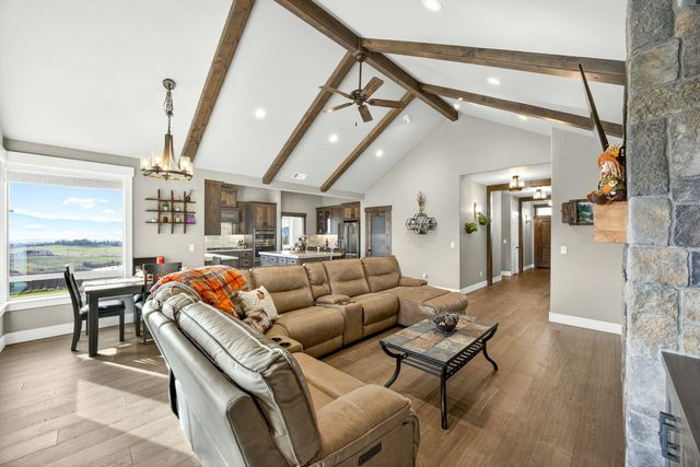 3691 Camina Drive, Medford, OR 97504