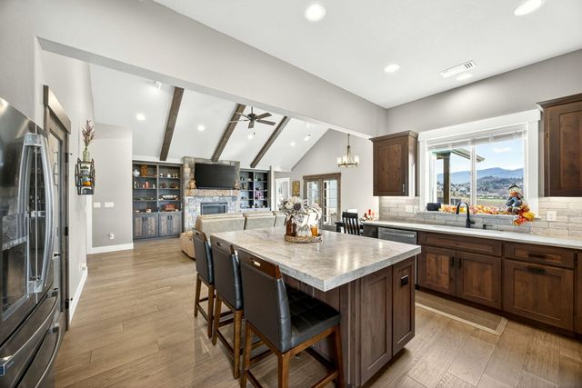 3691 Camina Drive, Medford, OR 97504