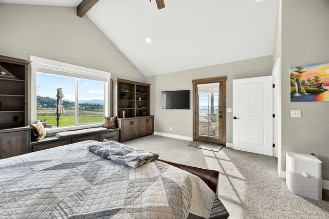 3691 Camina Drive, Medford, OR 97504