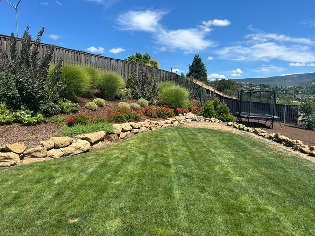 3691 Camina Drive, Medford, OR 97504