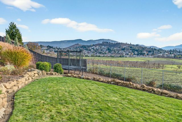 3691 Camina Drive, Medford, OR 97504