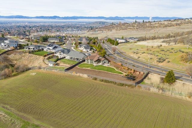 3691 Camina Drive, Medford, OR 97504