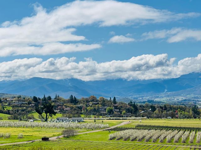 3691 Camina Drive, Medford, OR 97504