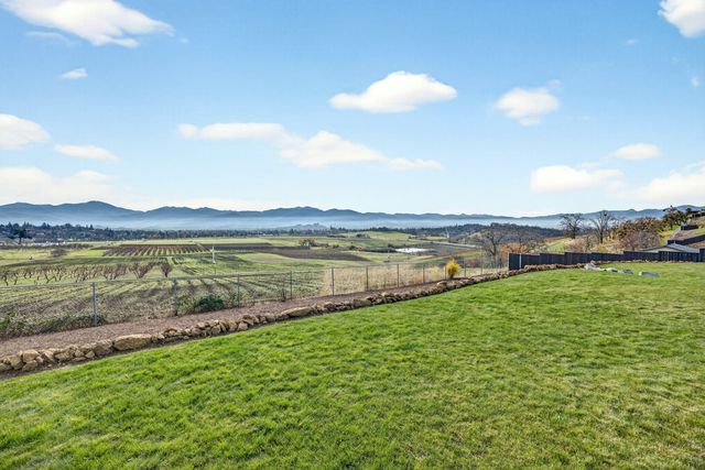 3691 Camina Drive, Medford, OR 97504