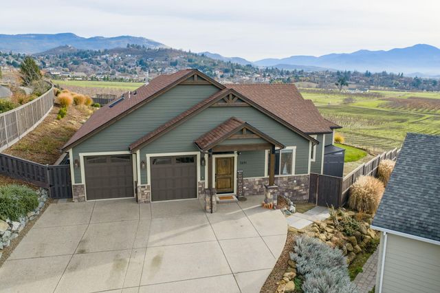 3691 Camina Drive, Medford, OR 97504