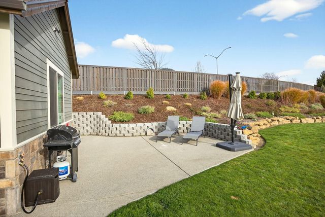 3691 Camina Drive, Medford, OR 97504