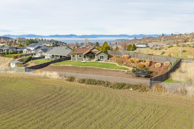 3691 Camina Drive, Medford, OR 97504