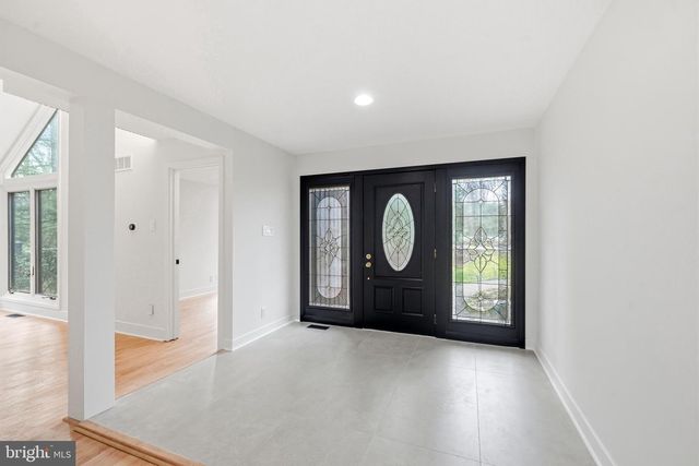 1025 RIVERTON RD, Moorestown, NJ 08057