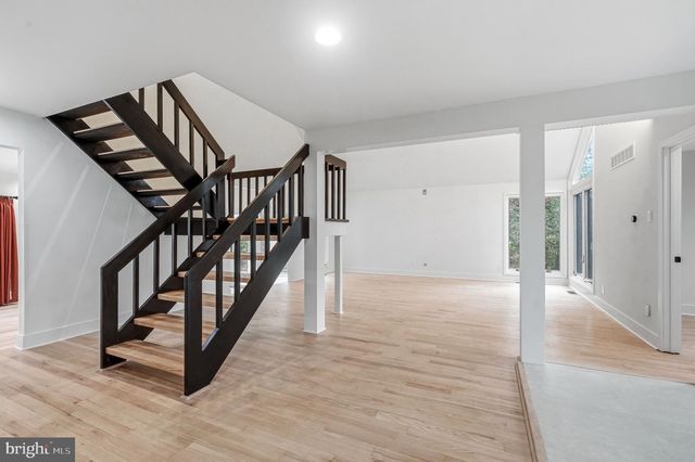 1025 RIVERTON RD, Moorestown, NJ 08057