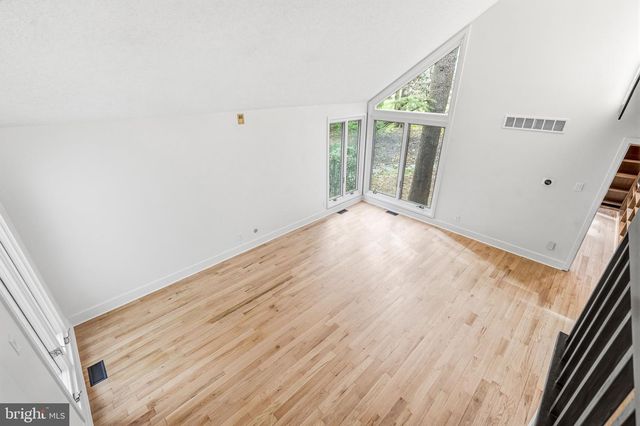 1025 RIVERTON RD, Moorestown, NJ 08057