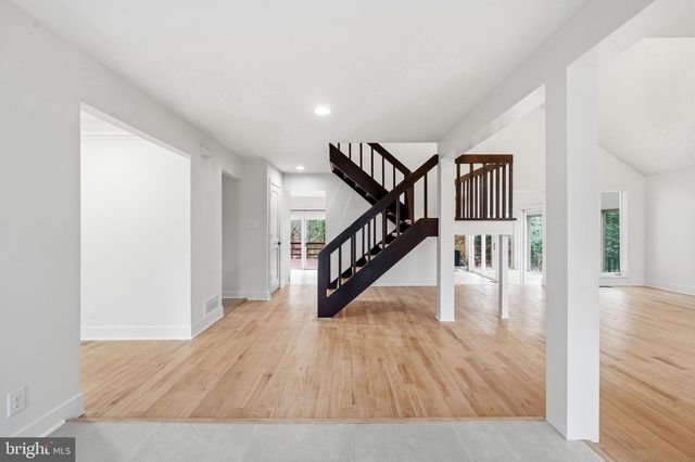 1025 RIVERTON RD, Moorestown, NJ 08057