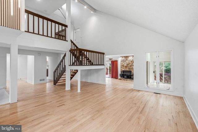 1025 RIVERTON RD, Moorestown, NJ 08057