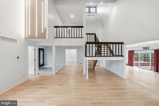 1025 RIVERTON RD, Moorestown, NJ 08057