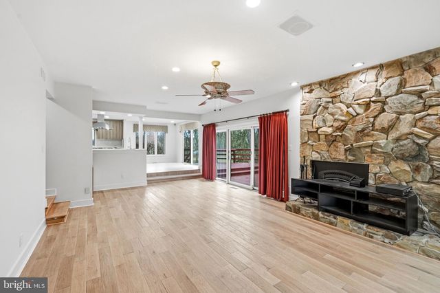 1025 RIVERTON RD, Moorestown, NJ 08057