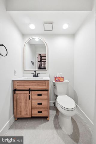 1025 RIVERTON RD, Moorestown, NJ 08057