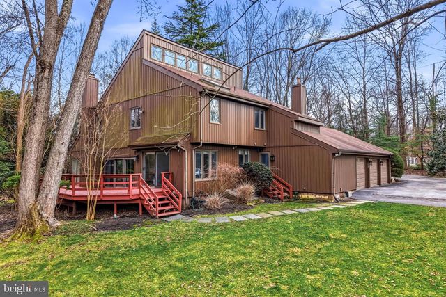 1025 RIVERTON RD, Moorestown, NJ 08057