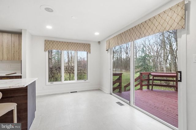 1025 RIVERTON RD, Moorestown, NJ 08057