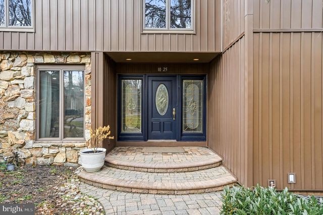 1025 RIVERTON RD, Moorestown, NJ 08057