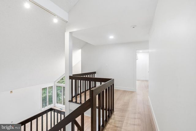 1025 RIVERTON RD, Moorestown, NJ 08057