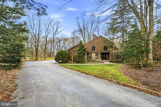 1025 RIVERTON RD, Moorestown, NJ 08057