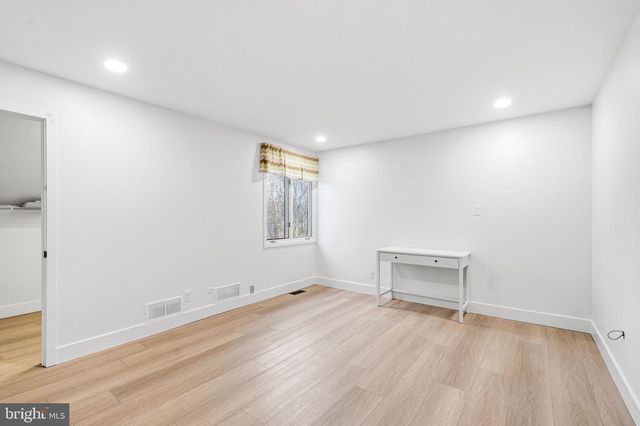 1025 RIVERTON RD, Moorestown, NJ 08057