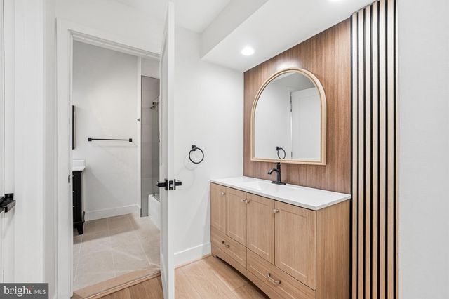 1025 RIVERTON RD, Moorestown, NJ 08057