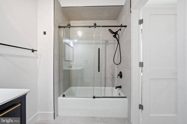 1025 RIVERTON RD, Moorestown, NJ 08057