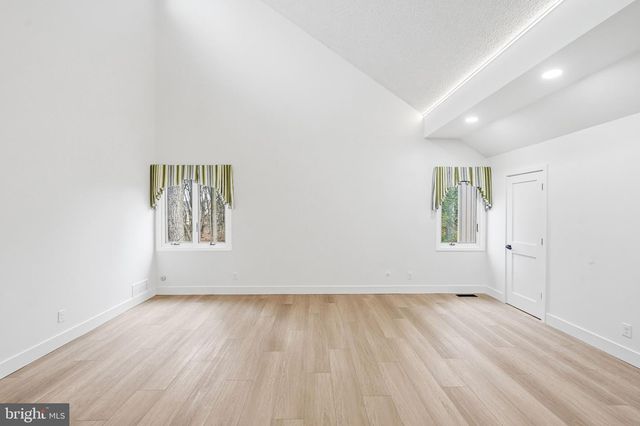 1025 RIVERTON RD, Moorestown, NJ 08057