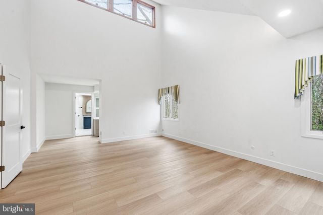 1025 RIVERTON RD, Moorestown, NJ 08057