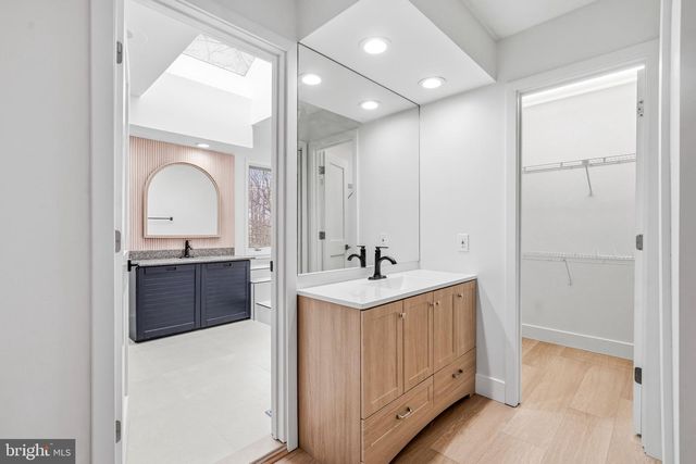 1025 RIVERTON RD, Moorestown, NJ 08057