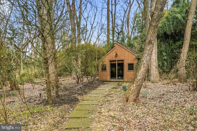 1025 RIVERTON RD, Moorestown, NJ 08057