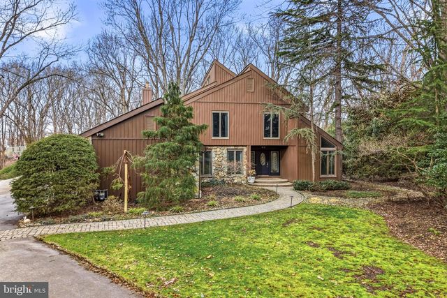 1025 RIVERTON RD, Moorestown, NJ 08057