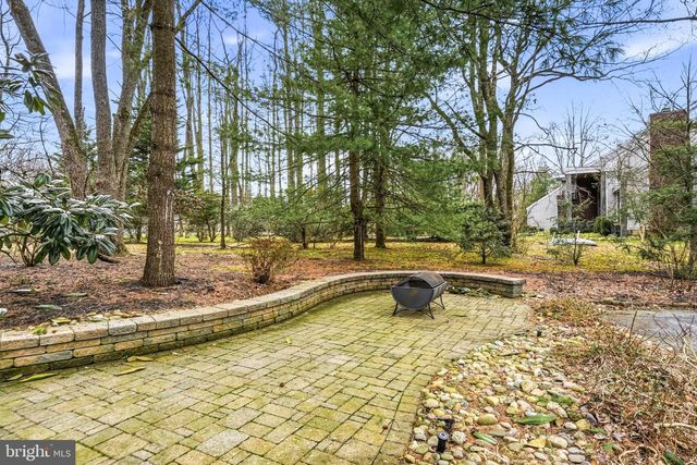 1025 RIVERTON RD, Moorestown, NJ 08057