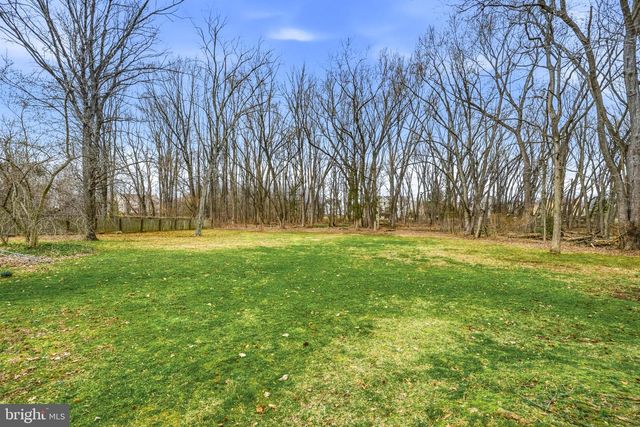 1025 RIVERTON RD, Moorestown, NJ 08057