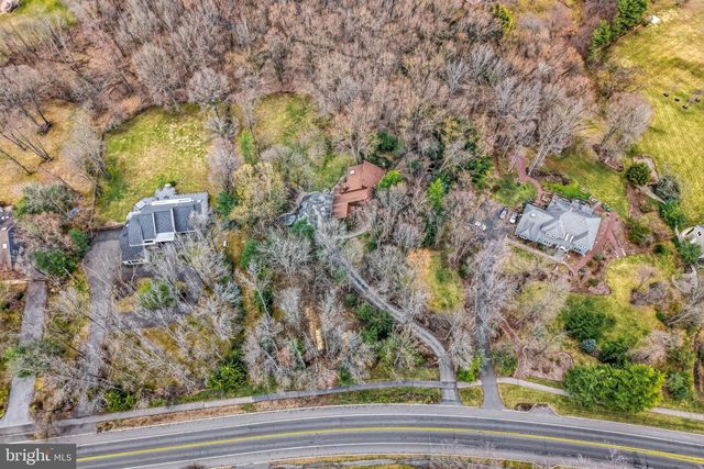 1025 RIVERTON RD, Moorestown, NJ 08057