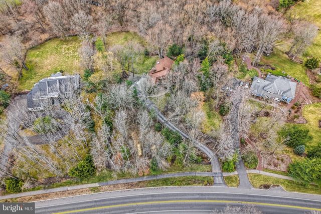 1025 RIVERTON RD, Moorestown, NJ 08057