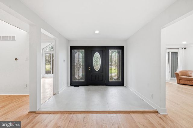 1025 RIVERTON RD, Moorestown, NJ 08057