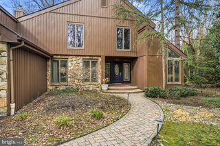 1025 RIVERTON RD, Moorestown, NJ 08057