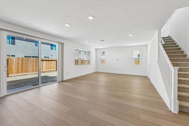 4865 Aucutt Way, Sacramento, CA 95835