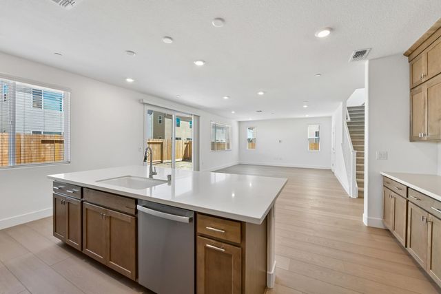 4865 Aucutt Way, Sacramento, CA 95835