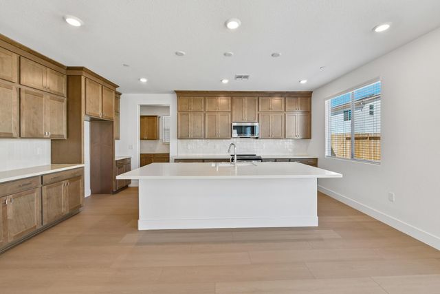 4865 Aucutt Way, Sacramento, CA 95835