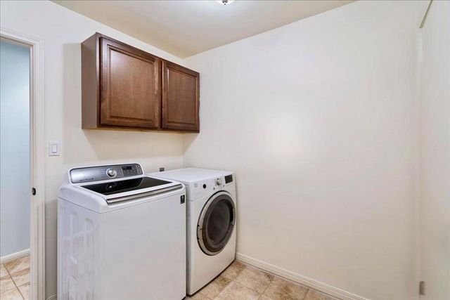 18231 Lakepoint CV, Point Venture, TX 78645