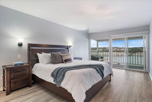 18231 Lakepoint CV, Point Venture, TX 78645