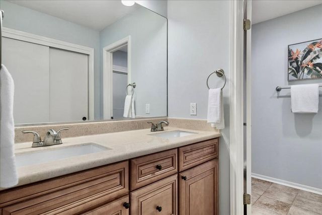 18231 Lakepoint CV, Point Venture, TX 78645